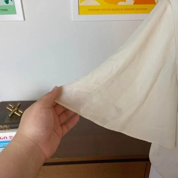 L'ACADEMIE  Cream Tie Flutter Sleeve front top - Picture 10 of 10